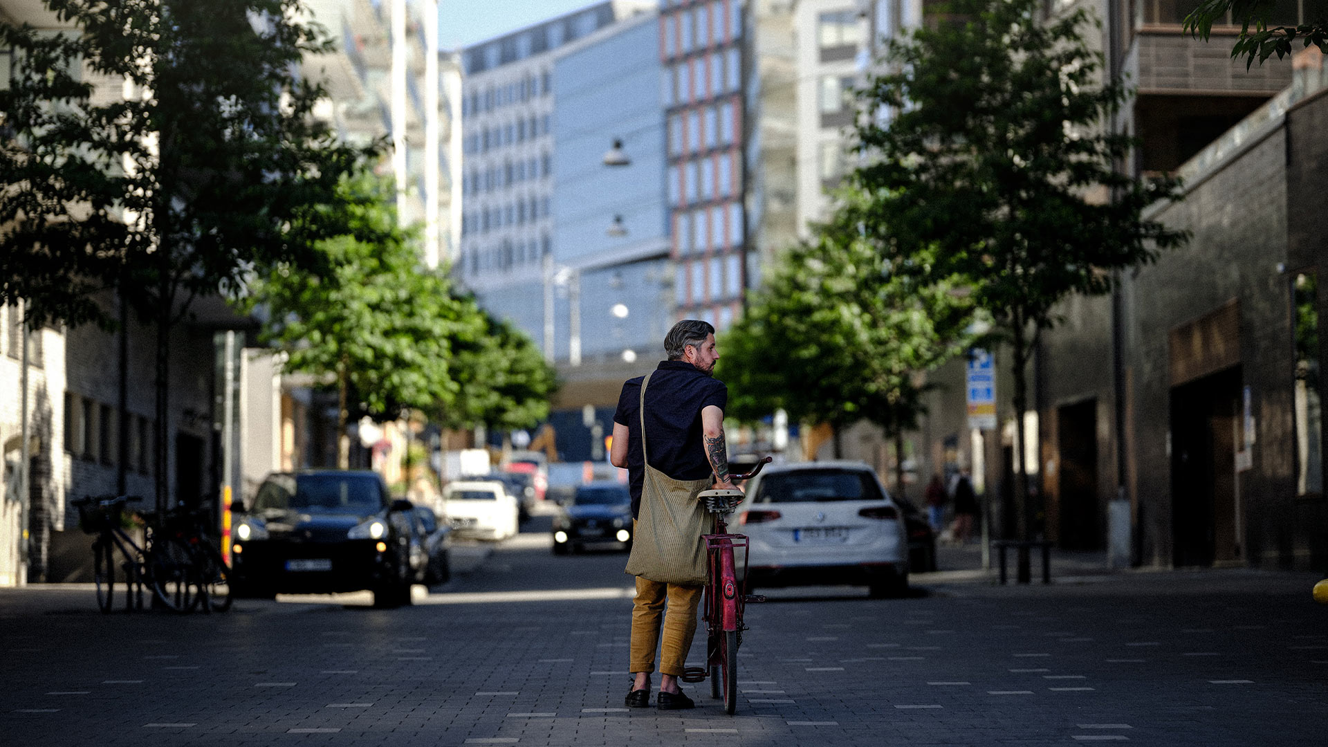 Man med cykel